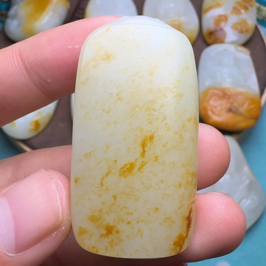 用***2和田玉未镶嵌颈饰