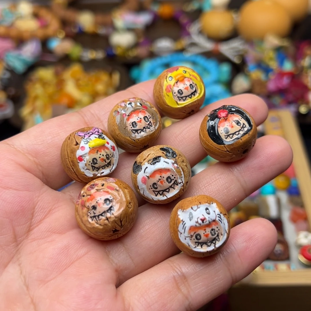 吊坠桃核发一个。