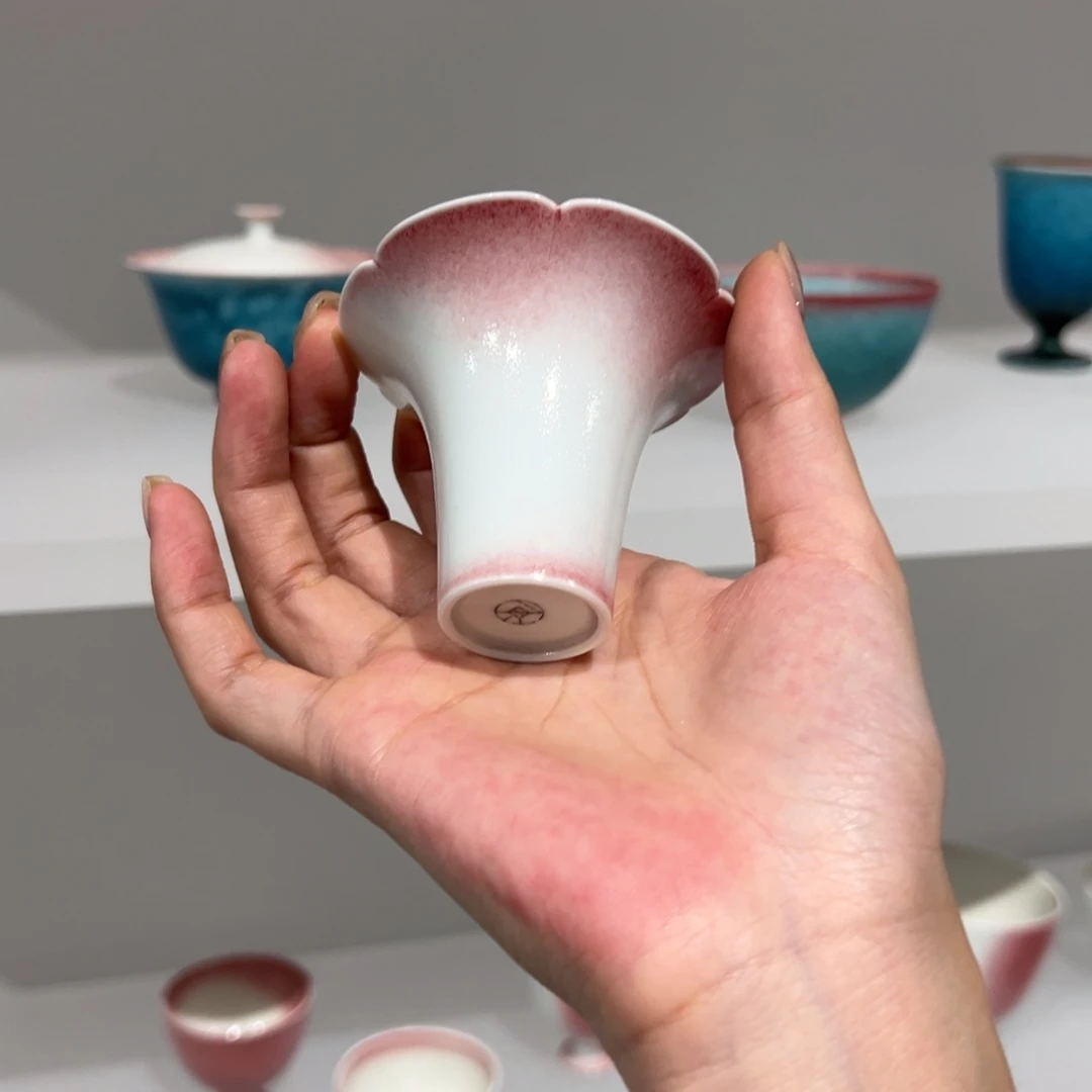 瓷片陶瓷。        陶瓷。