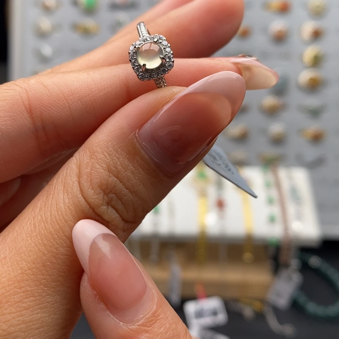 雪***仗翡翠银S925镶嵌戒指天然翡翠