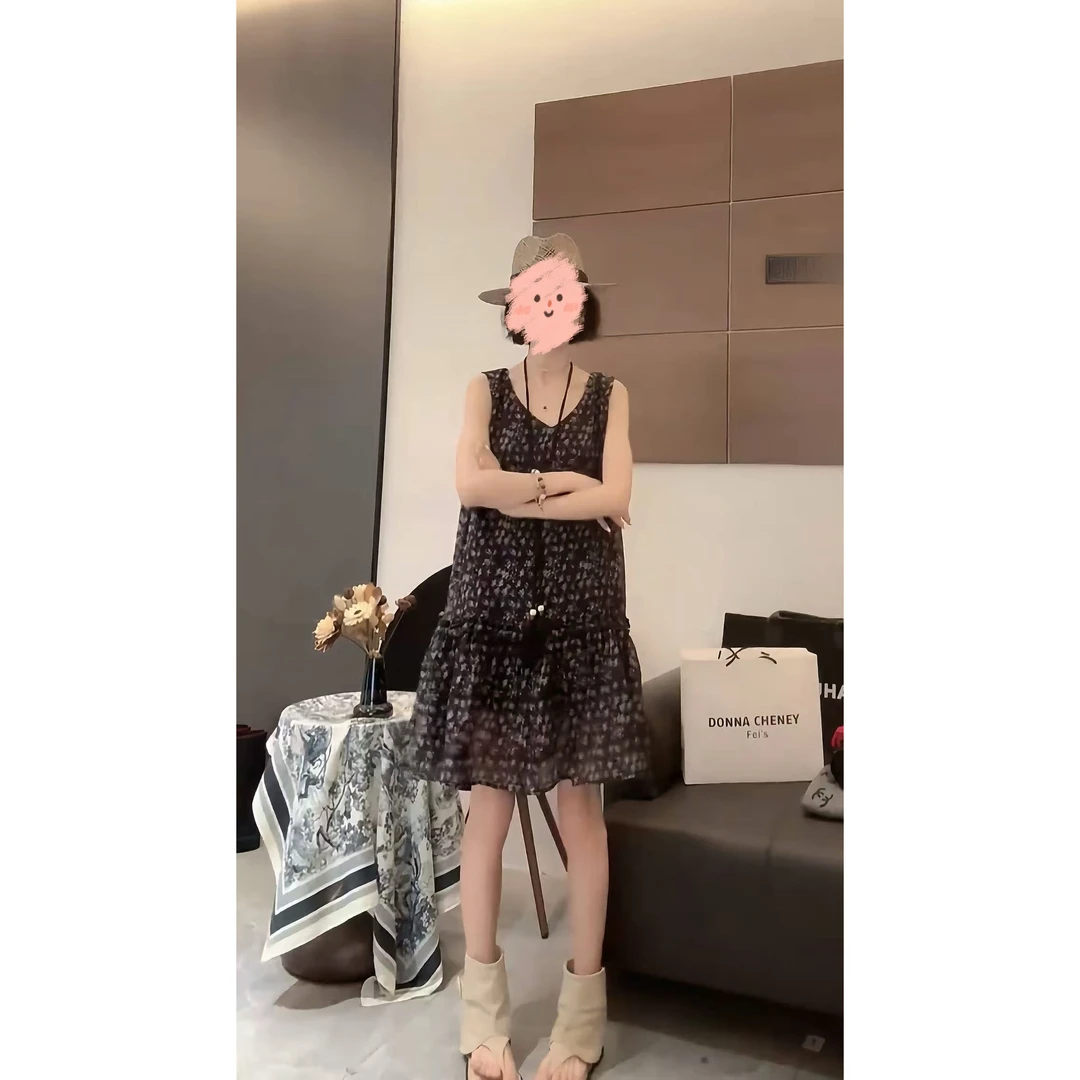 法式复古碎花度假连衣裙女2025夏季新款背心裙今年流行的爆款裙子