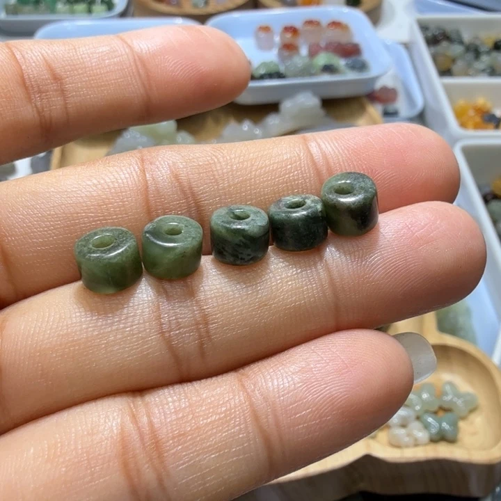 和田玉未镶嵌珠宝奇石