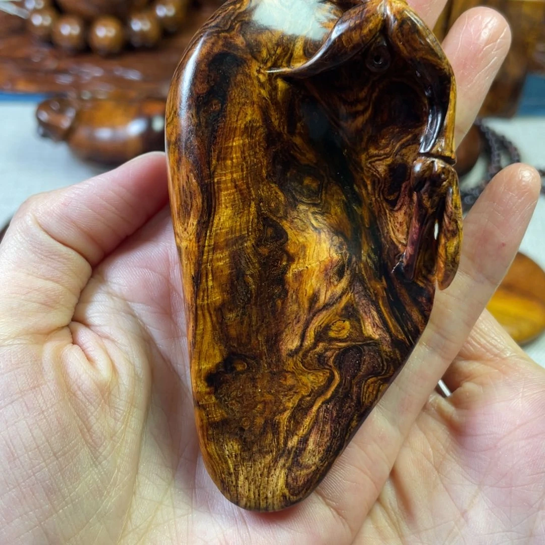 D***v黄花梨/降香黄檀把件