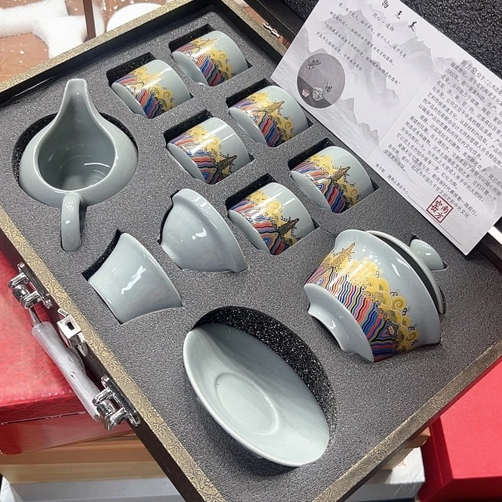 孤品茶具套装等。