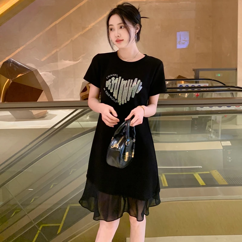 【墨墨家】2025夏季时尚荷叶边拼接连衣裙短袖爱心烫钻小黑裙女#862