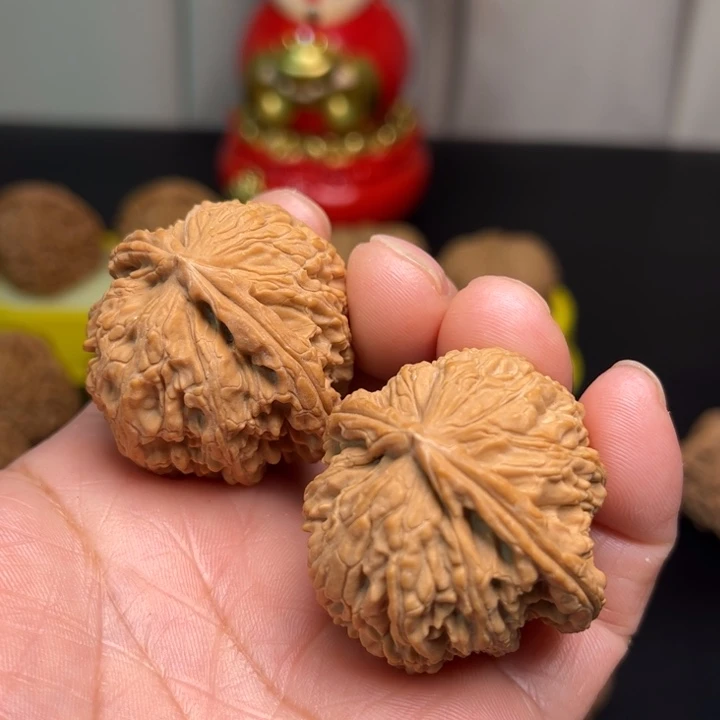 桃核吊坠白狮子36