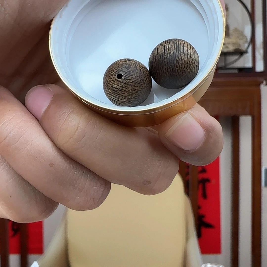 沉香吊坠z*l海南虫漏黑油格吊坠1.3
