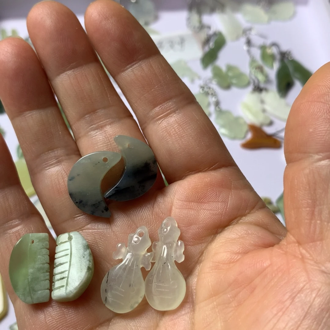 蛇纹石玉未镶嵌耳坠