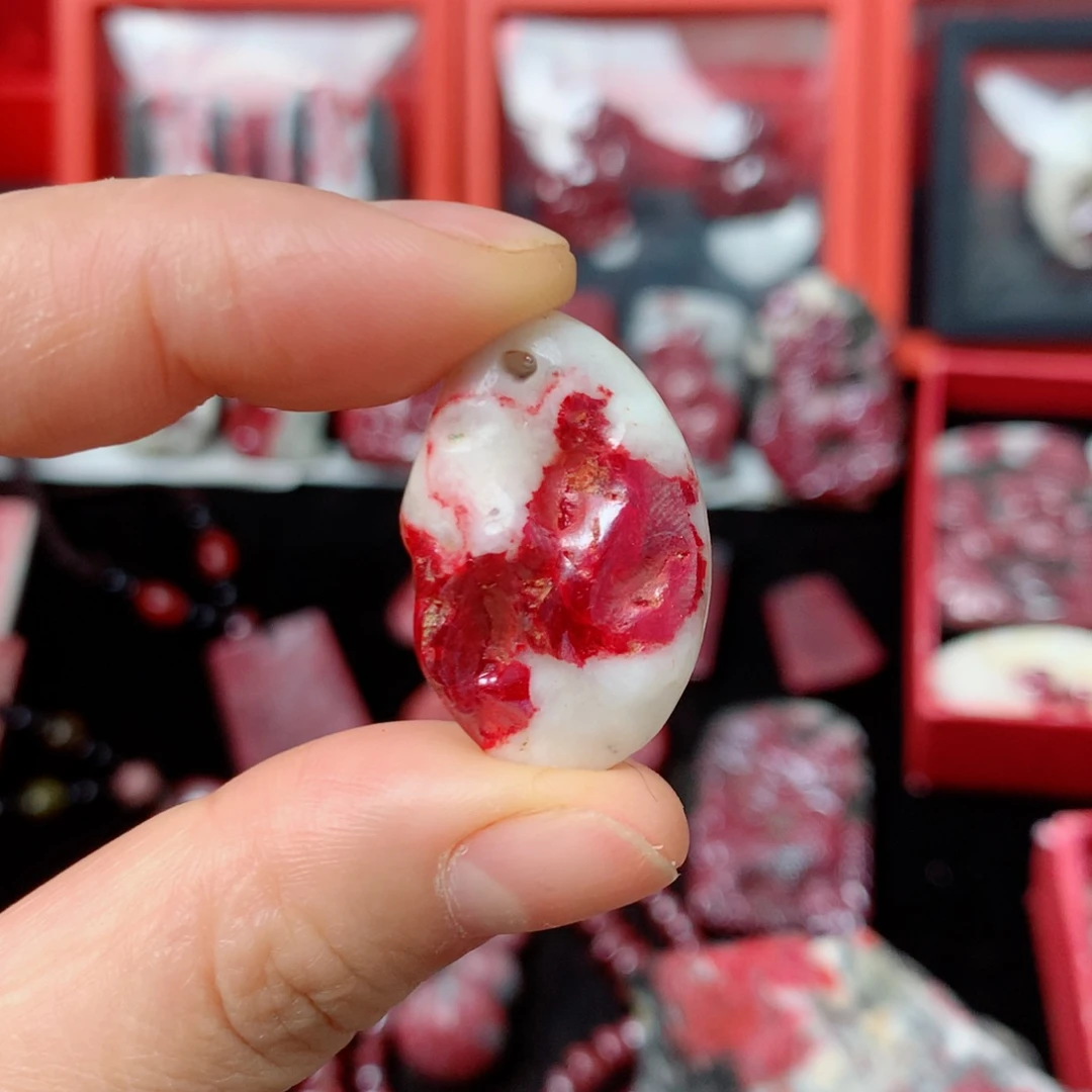 天然辰砂天然吊坠