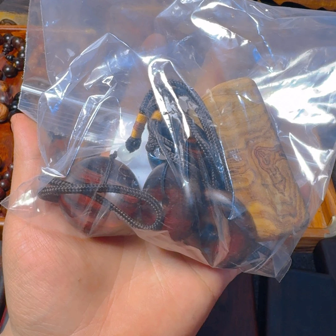 贡木用****1一一一一一一一一一一