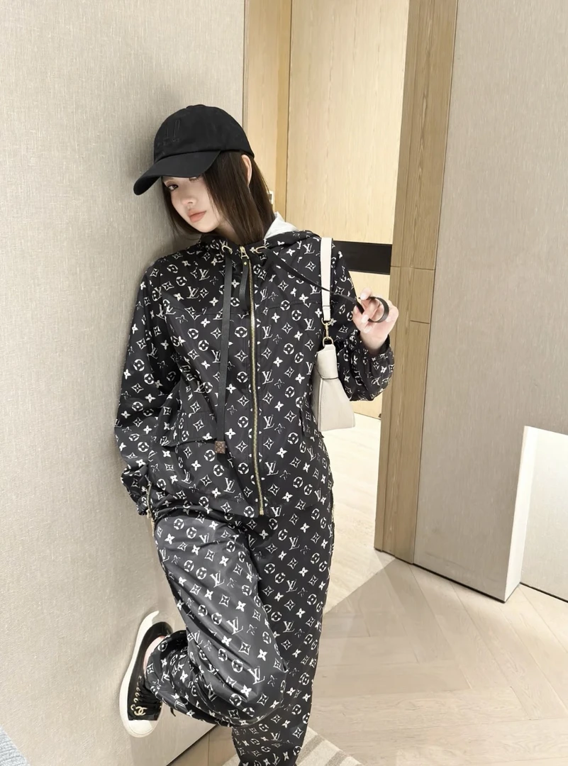 Louis Vuitton/路易威登/老花满印冲锋衣外套 36/42 99新GM002248