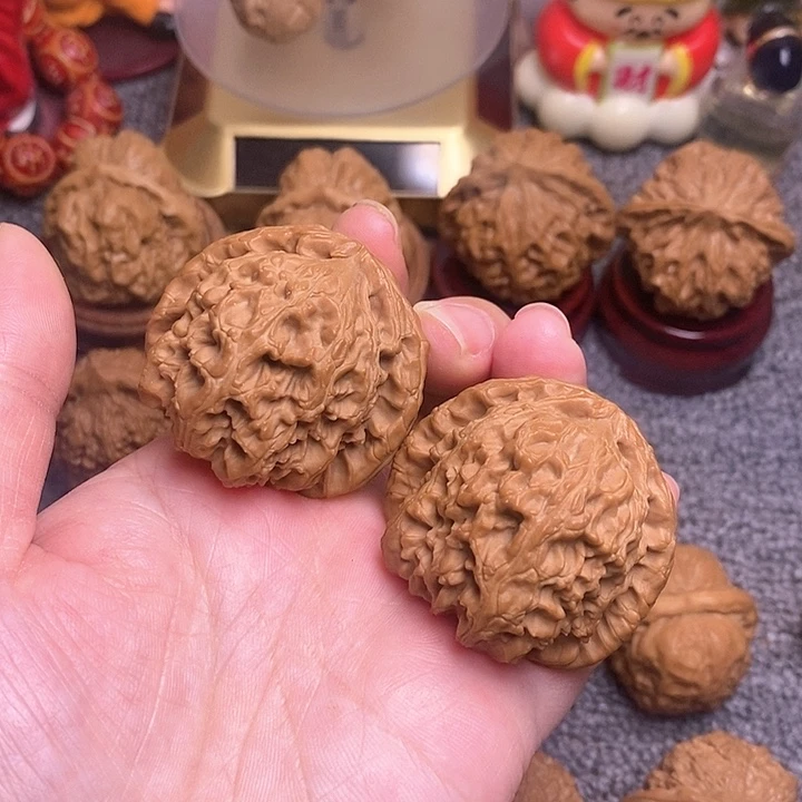 雅***3桃核吊坠42全白狮子