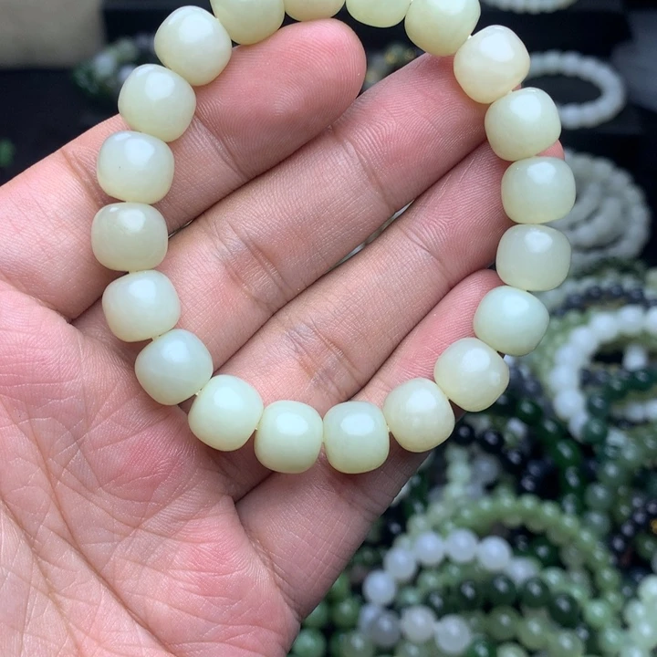 和田玉未镶嵌手串