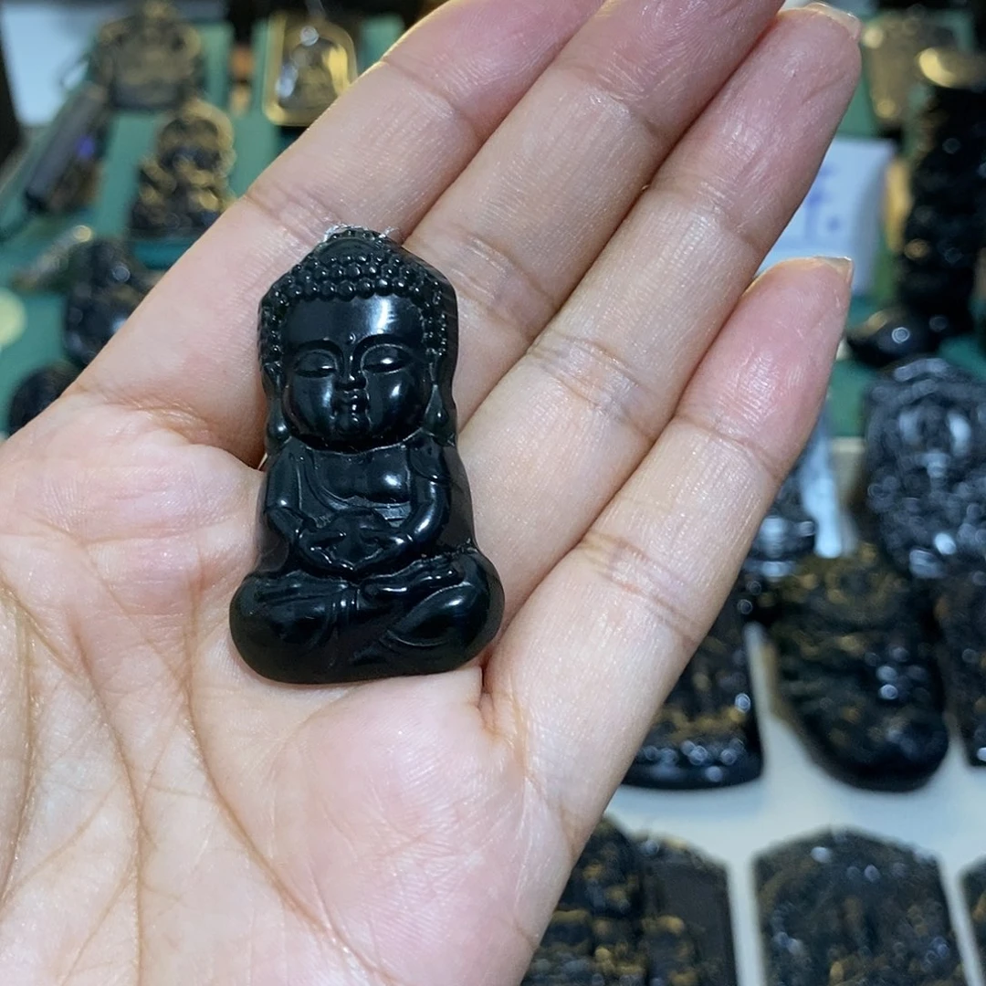 蛇纹石玉未镶嵌颈饰丐**主