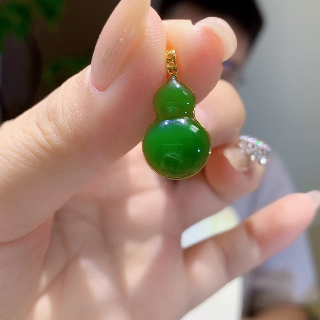 和田玉（碧玉）18K金镶嵌颈饰
