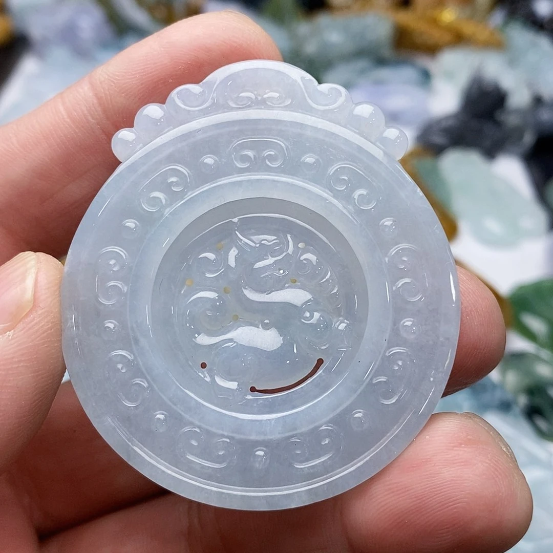 翡翠颈饰未镶嵌时来运转