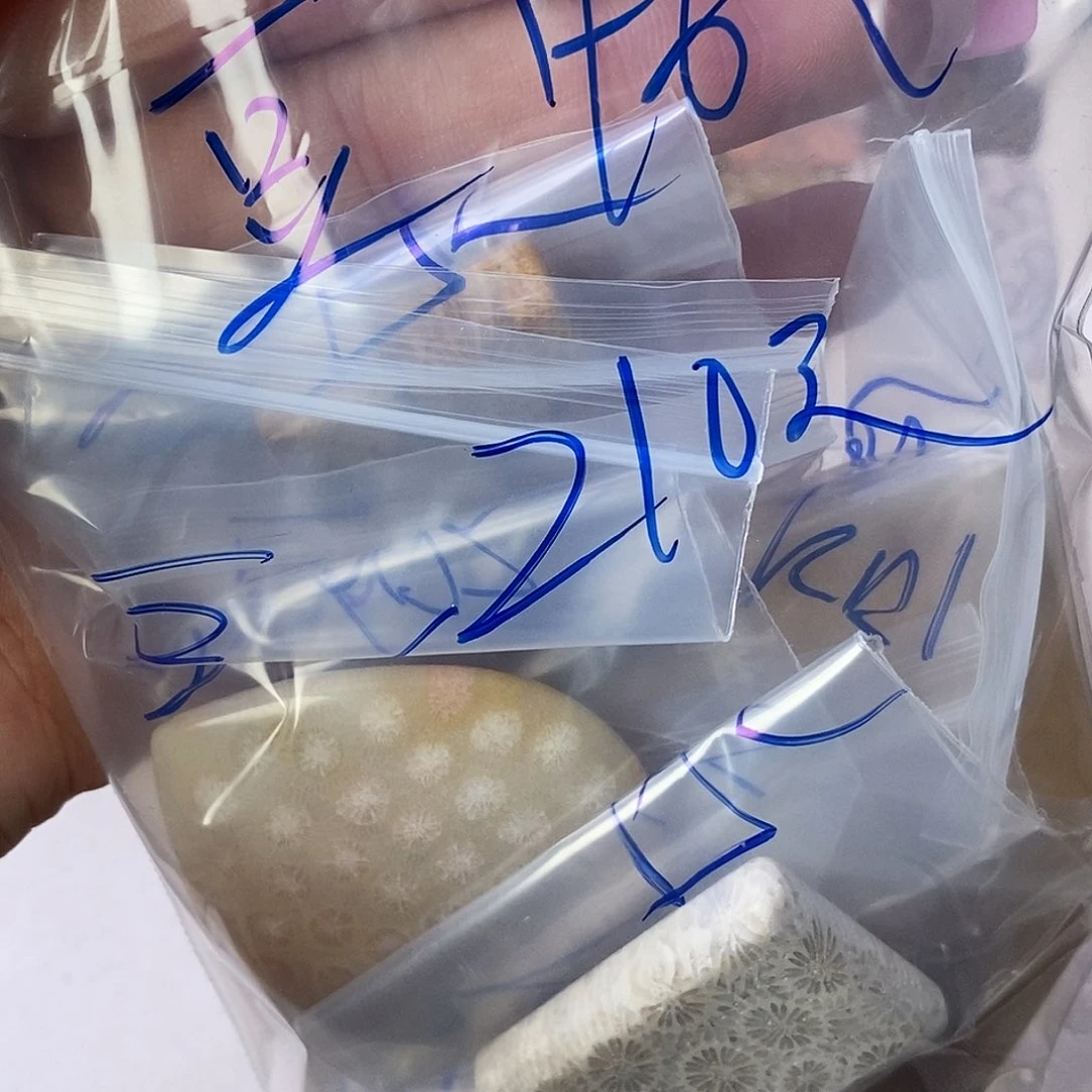 硅化玉颈饰合金豆***