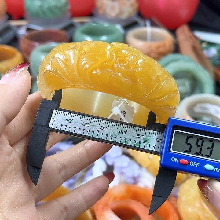 石英质玉手镯未镶嵌健**品