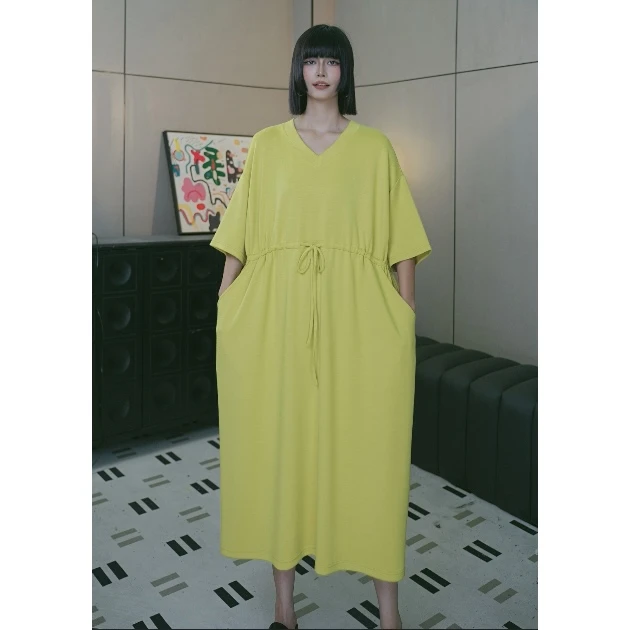 2650#-大版极简V领抽绳收腰宽松长裙