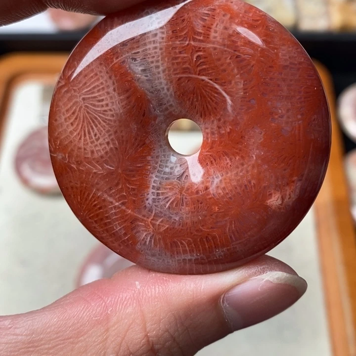 硅化玉颈饰未镶嵌小***力