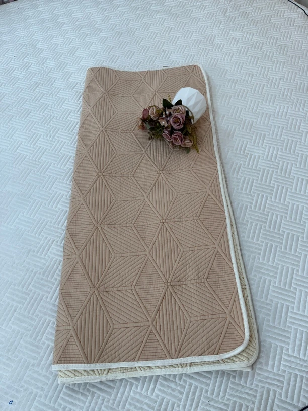 水洗棉刺绣沙发垫90*210微瑕～M911