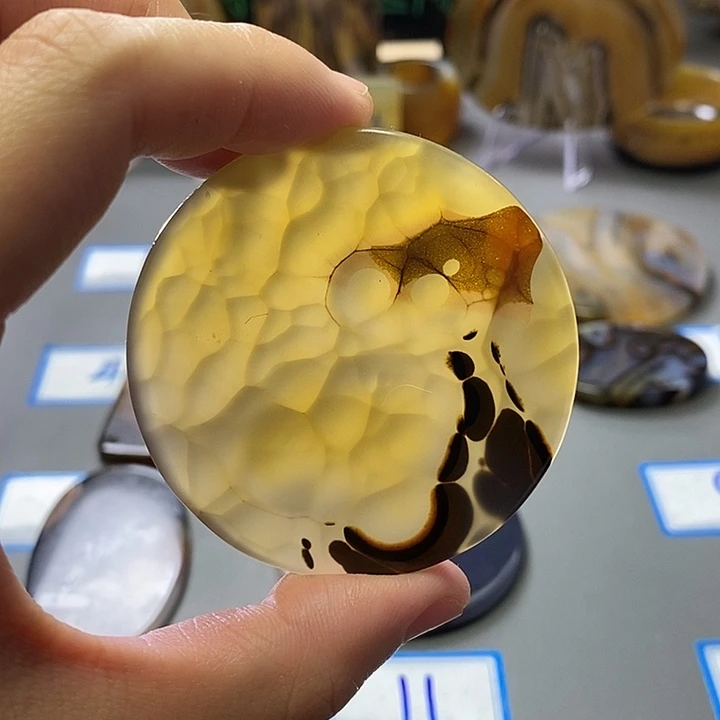 玛瑙/玉髓未镶嵌珠宝半成品9