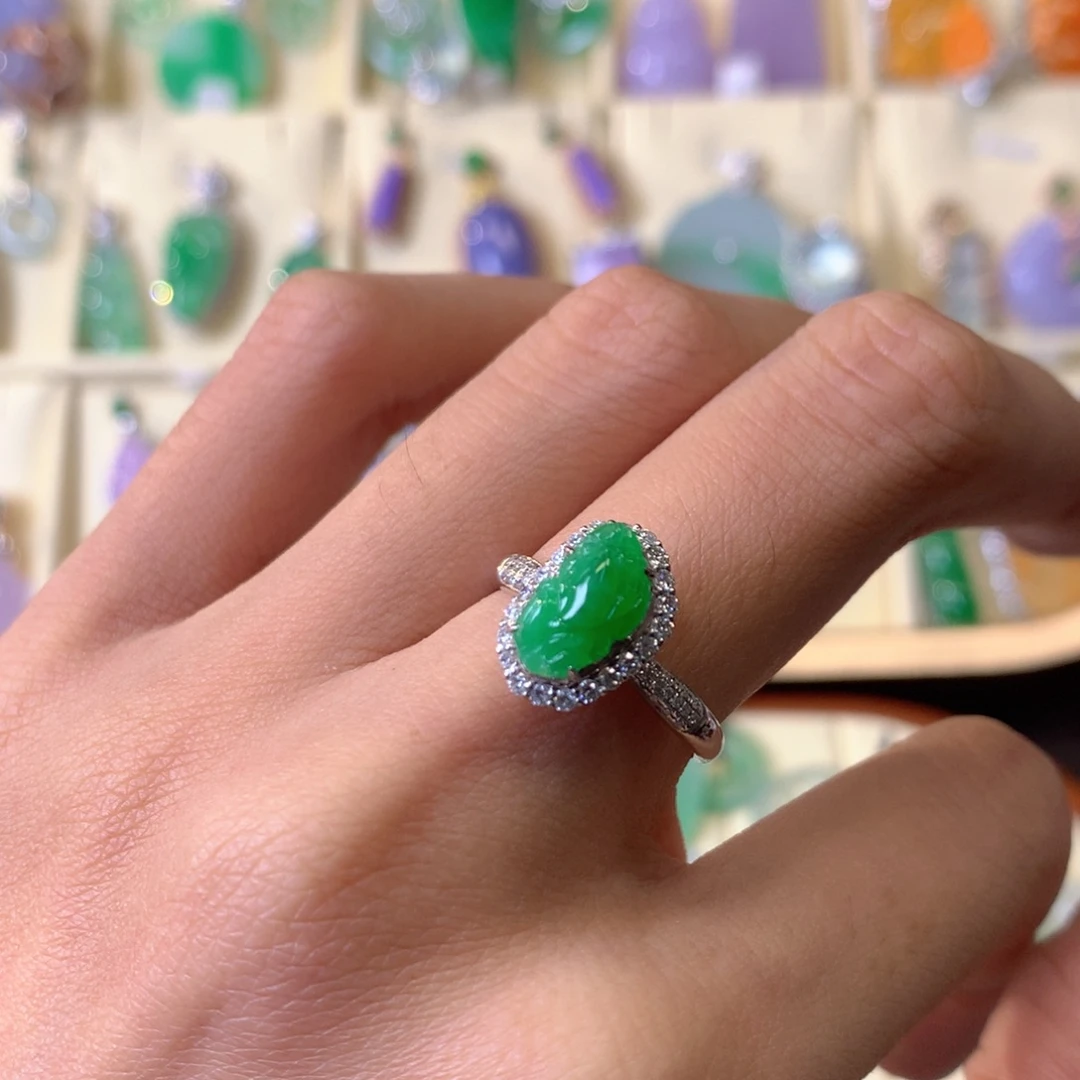 翡翠戒指18K金镶嵌戒指