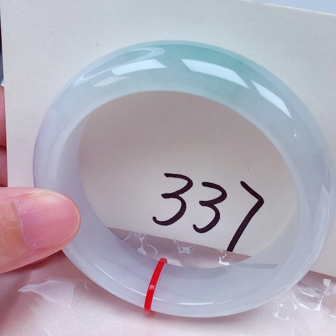 翡翠手镯未镶嵌翡翠