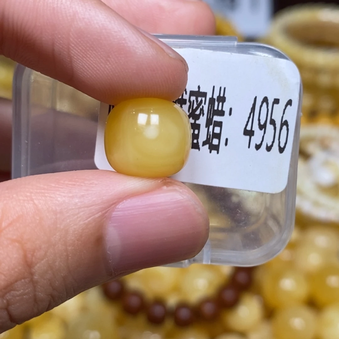 蜜蜡未镶嵌珠宝奇石4956