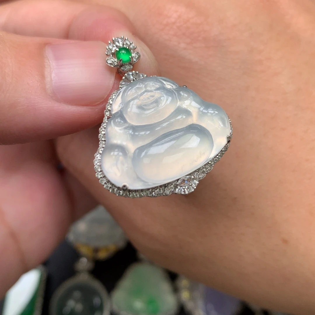 翡翠18K金镶嵌颈饰