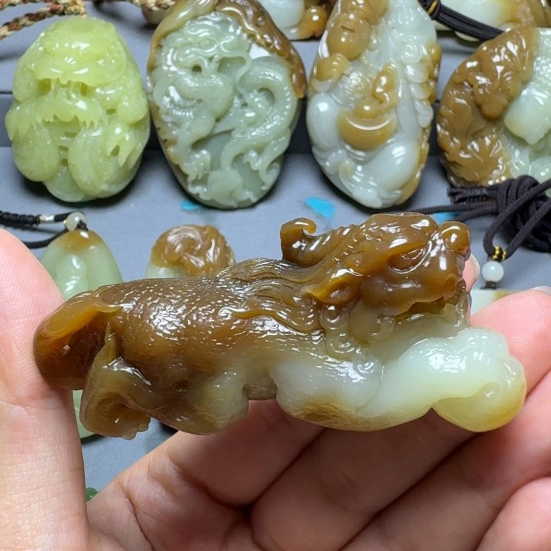 颈饰未镶嵌和田玉