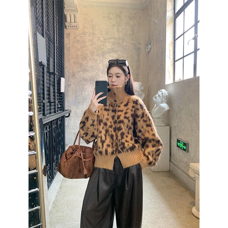 慵懒风豹纹立领毛针织衫女早秋新款时髦气质宽松休闲百搭开衫上衣