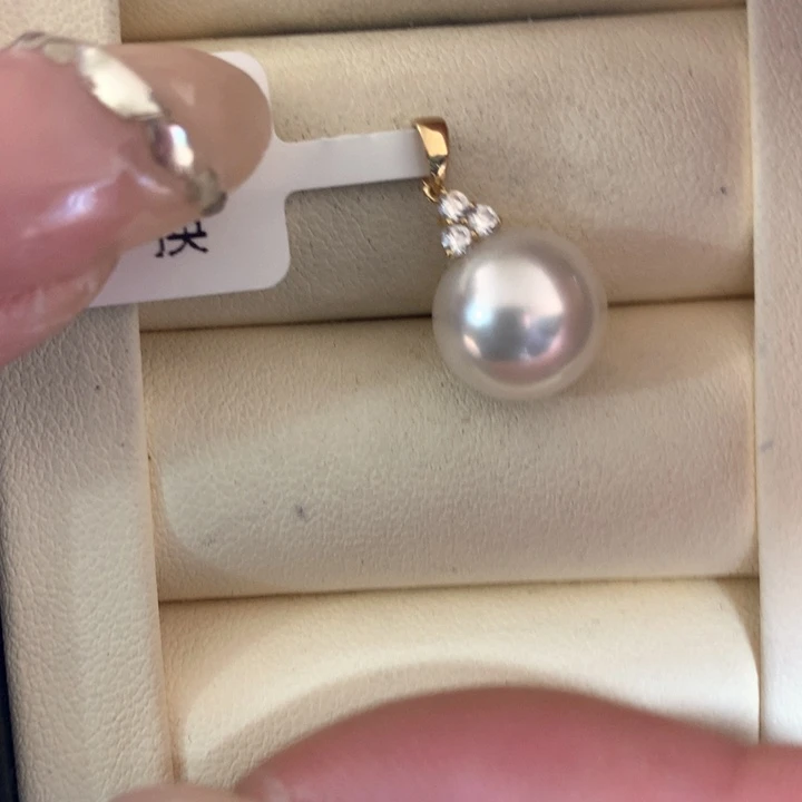 颈饰18K金镶嵌海水珍珠