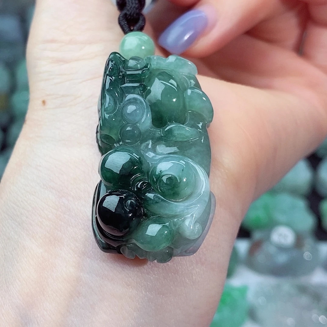 颈饰未镶嵌翡翠天然