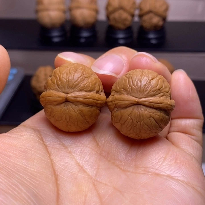 文玩核桃把件蛇皮球20