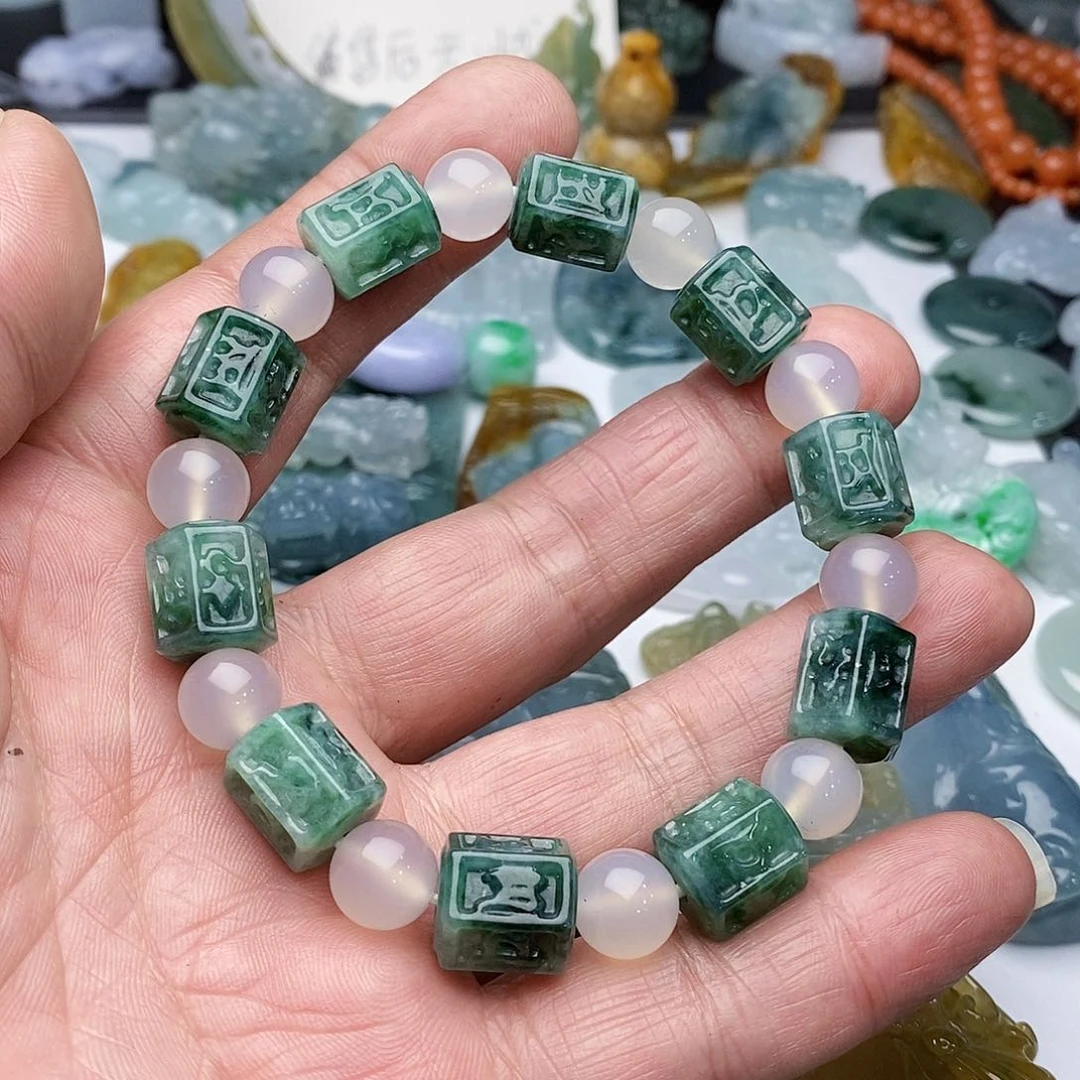 翡翠颈饰未镶嵌锦**杰