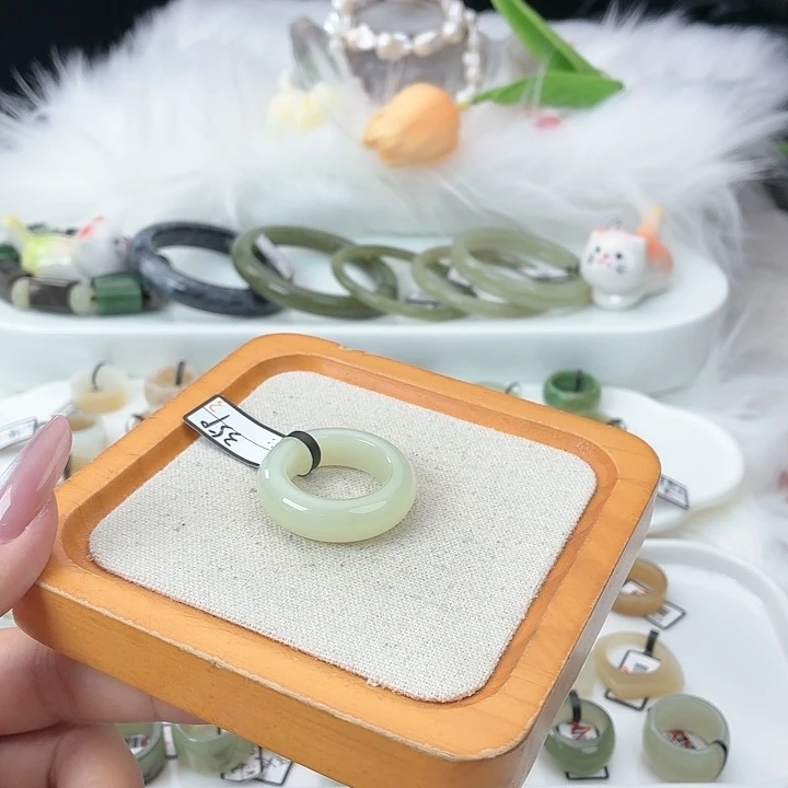 和田玉（糖玉）未镶嵌戒指t91晴水轮胎直径21.9不退换