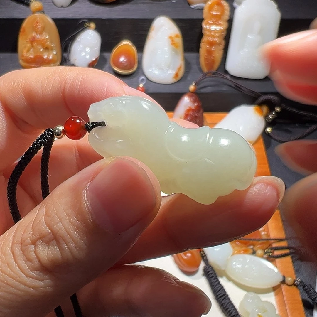 和田玉未镶嵌挂件