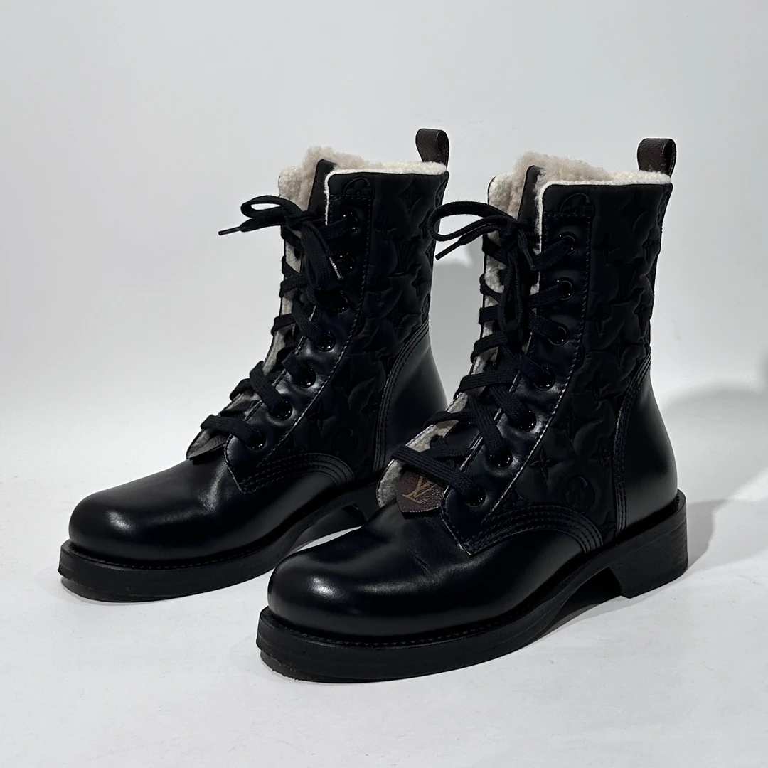 95新 LouisVuitton/路易威登 37码 黑色羊羔毛拼皮短靴/ML80638