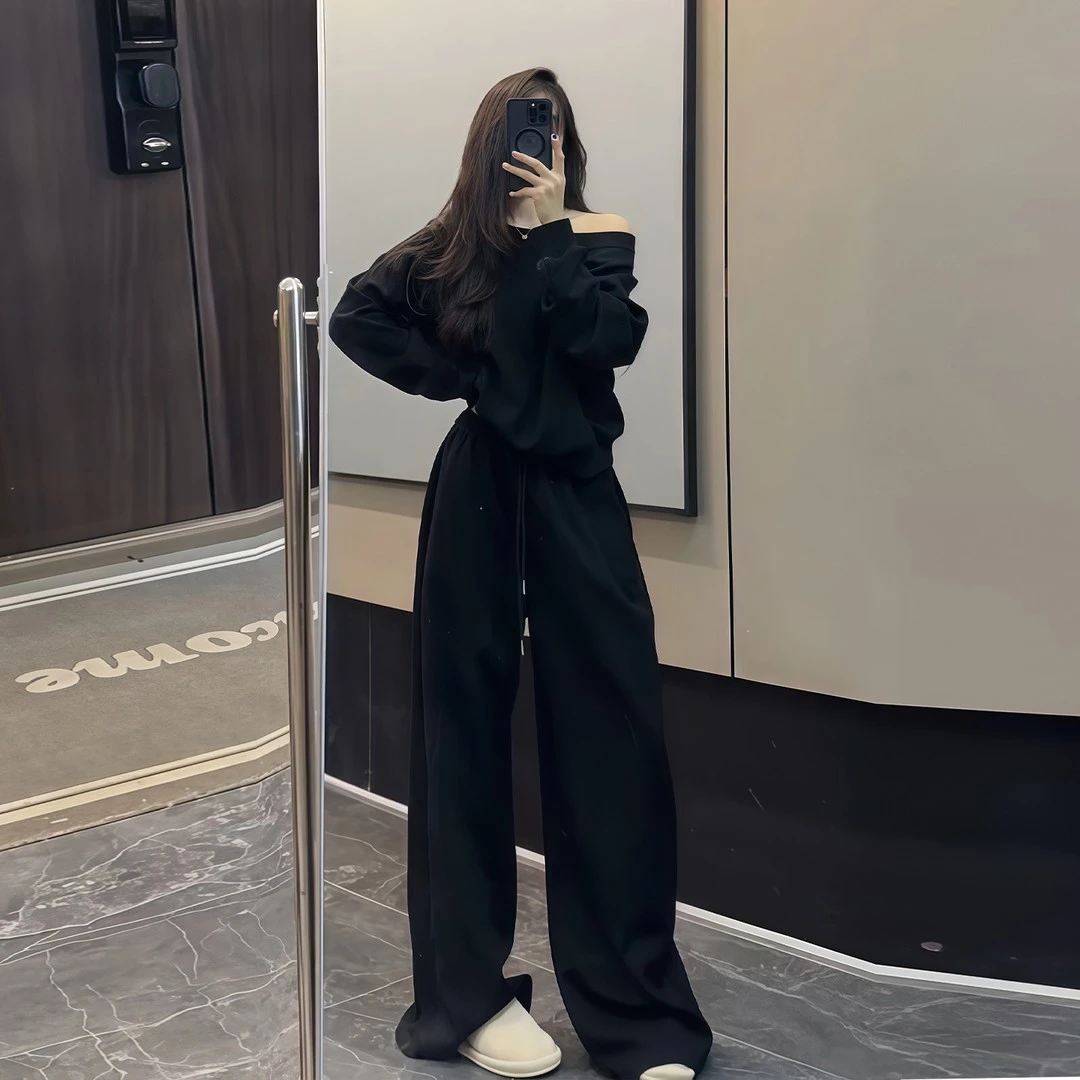 韩版松弛感休闲斜肩卫衣套装女秋季时髦减龄漏肩上衣阔腿裤两件套