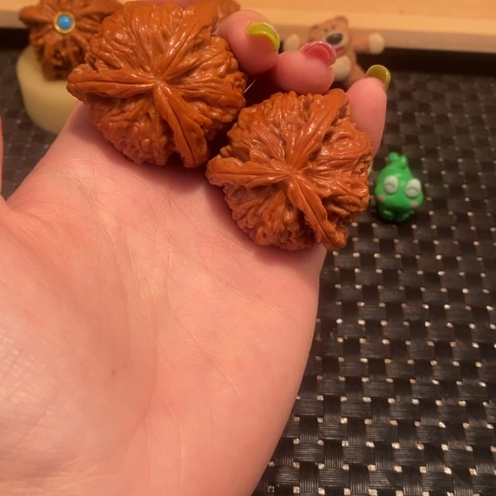 文玩核桃把件【**】核桃。白狮子。40