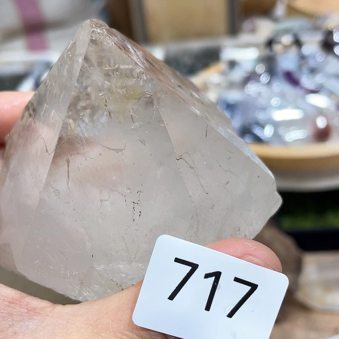 水晶摆件……未镶嵌