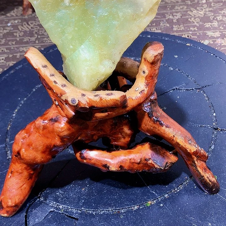 蛇纹石玉未镶嵌珠宝奇石