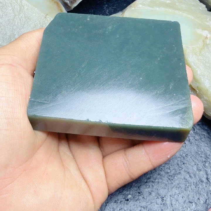 红***鹰和田玉（糖玉）未镶嵌珠宝奇石