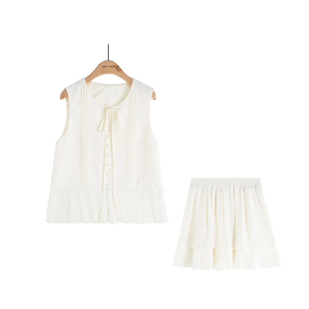 2025年法式气质设计感小众复古休闲甜美细带无袖背心压褶套装女