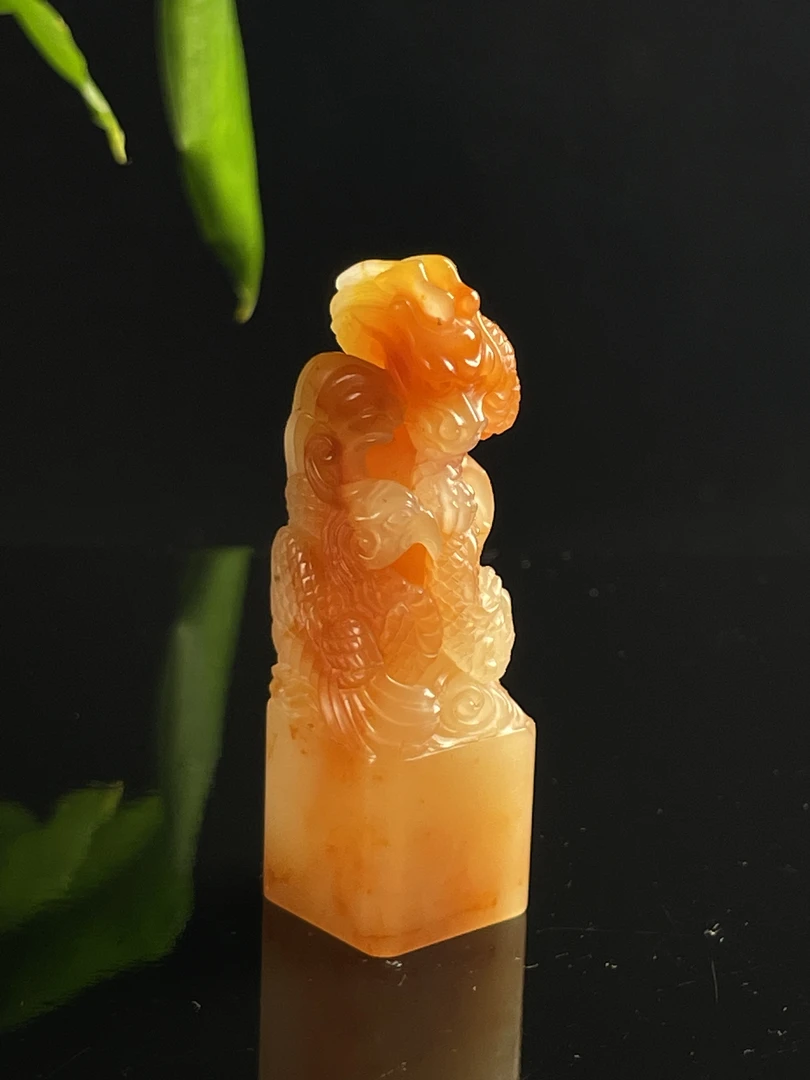 刘冬彦刻结晶芙蓉石龙凤呈祥