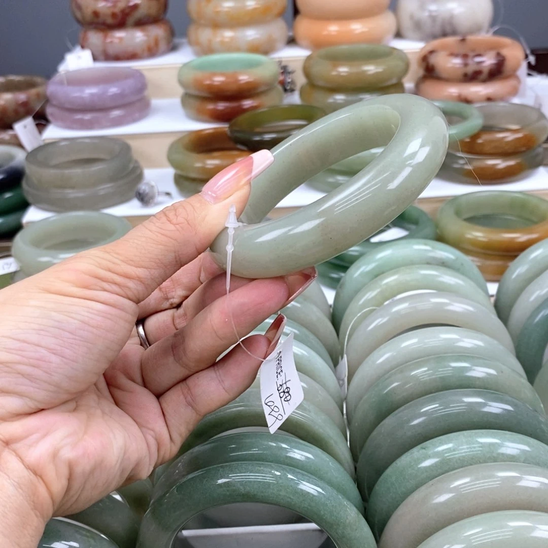 石英质玉手镯未镶嵌『****』