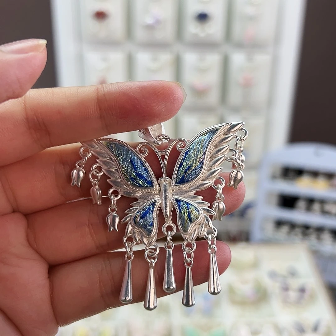 布艺合金蝴蝶吊坠