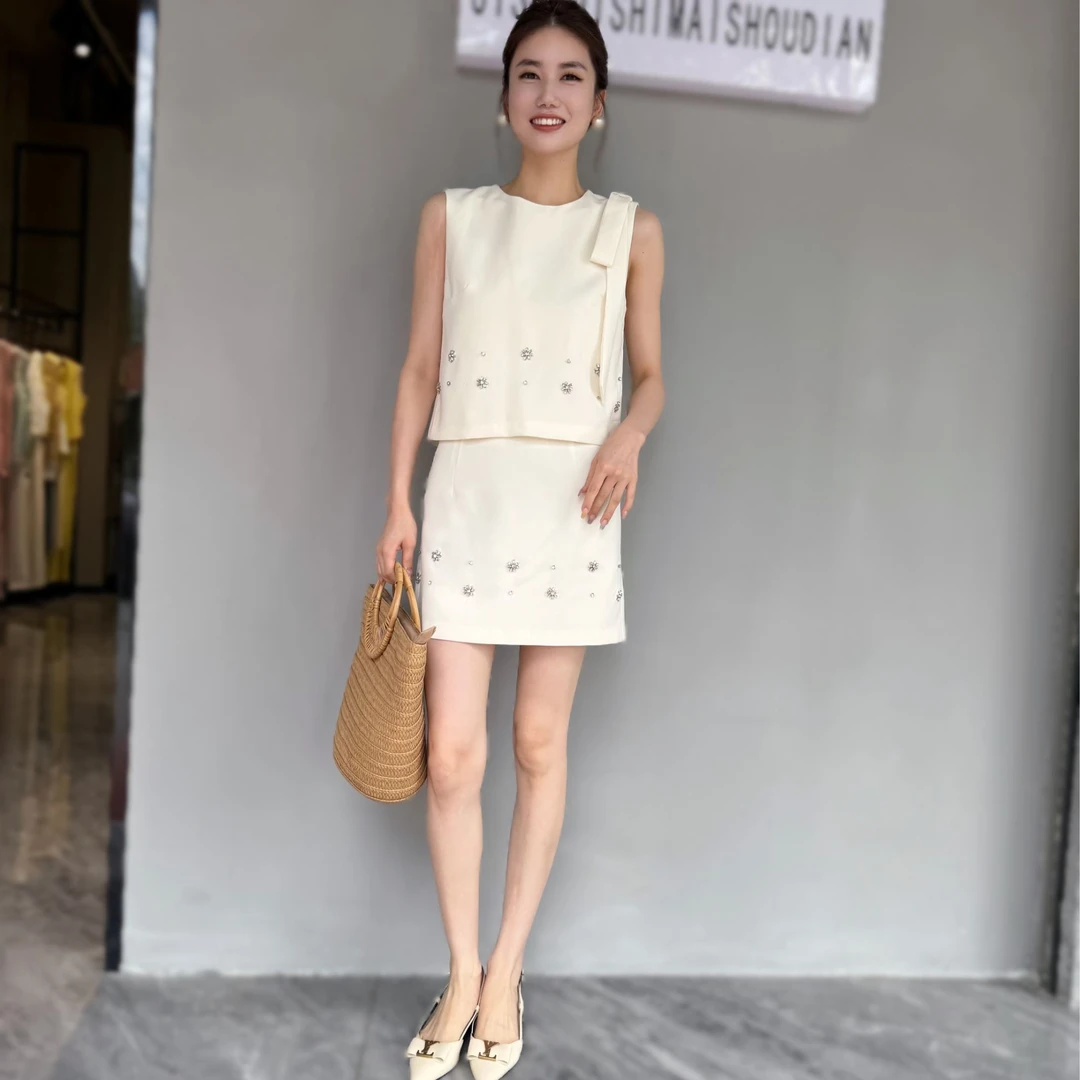 【俊英】千金气质名媛重工镶钻夏装上衣套装女夏季短裙小香风套装裙