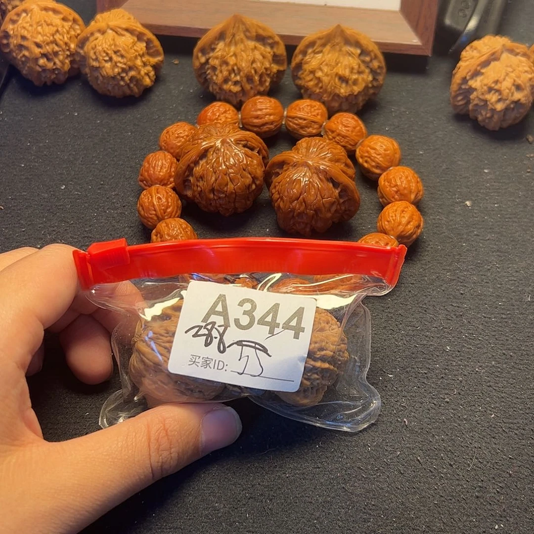 文玩核桃吊坠铁锤